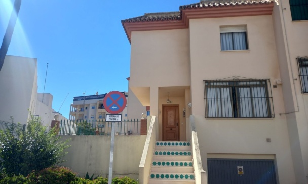 Villa - Wiederverkauf - Estepona - Estepona Centro