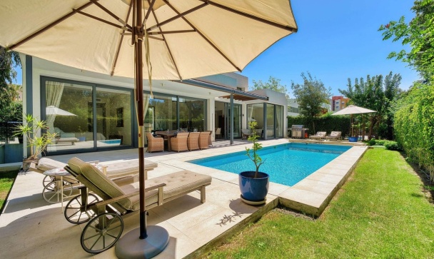 Villa - Wiederverkauf - Estepona - Estepona Centro