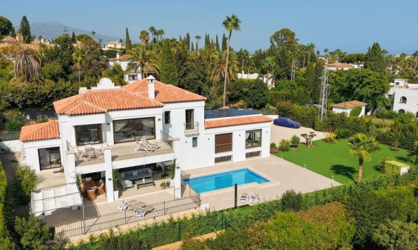 Villa - Wiederverkauf - Estepona - Estepona Centro