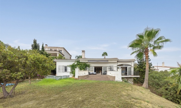 Villa - Wiederverkauf - Estepona - Estepona Centro