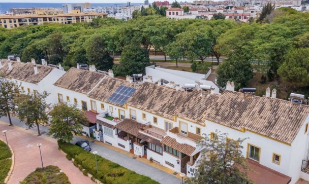 Villa - Wiederverkauf - Estepona - Estepona Centro