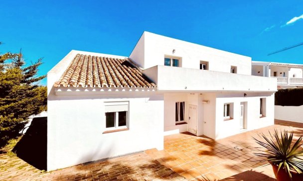 Villa - Wiederverkauf - Manilva - La Duquesa