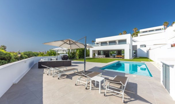 Villa - Wiederverkauf - Manilva - La Duquesa