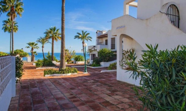 Villa - Wiederverkauf - Manilva - La Duquesa