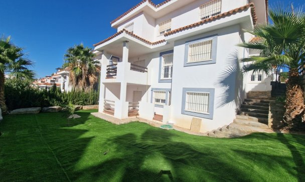 Villa - Wiederverkauf - Manilva - Manilva Centro