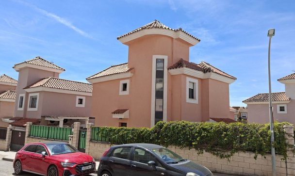 Villa - Wiederverkauf - Manilva - San Luis de Sabinillas