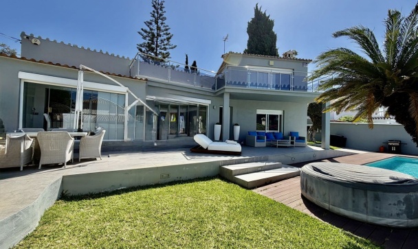 Villa - Wiederverkauf - Marbella - Cabopino
