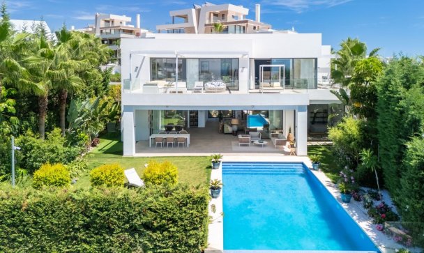 Villa - Wiederverkauf - Marbella - Cabopino