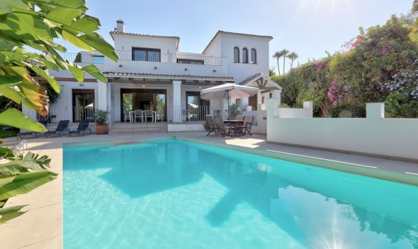 Villa - Wiederverkauf - Marbella - El Rosario