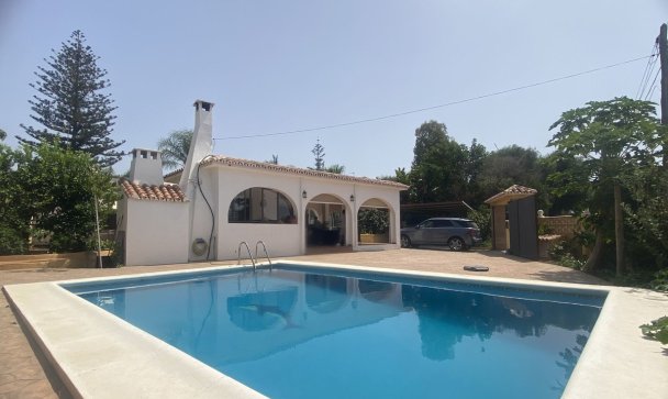 Villa - Wiederverkauf - Marbella - Elviria
