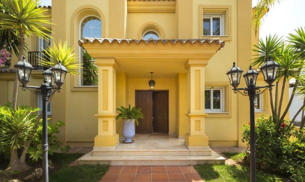 Villa - Wiederverkauf - Marbella - Elviria