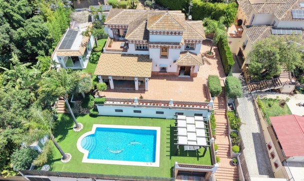 Villa - Wiederverkauf - Marbella - Elviria