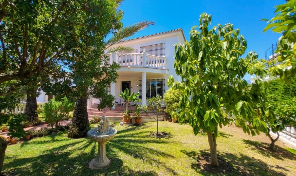Villa - Wiederverkauf - Marbella - Elviria