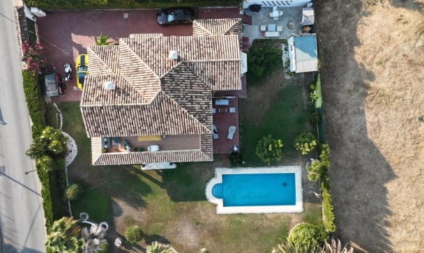 Villa - Wiederverkauf - Marbella - Guadalmina Alta