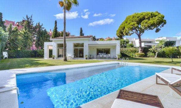 Villa - Wiederverkauf - Marbella - Guadalmina Baja