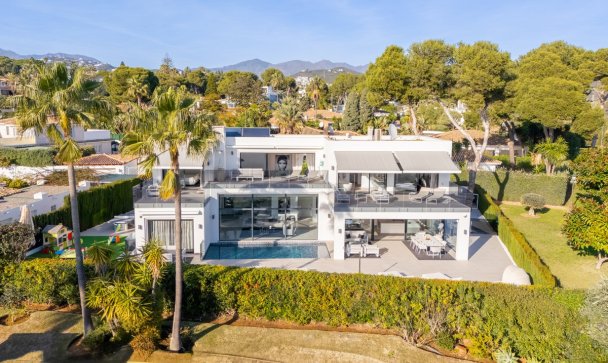 Villa - Wiederverkauf - Marbella - Los Monteros