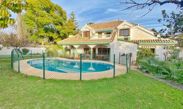 Villa - Wiederverkauf - Marbella - Marbella Centro