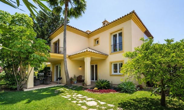Villa - Wiederverkauf - Marbella - Marbella Centro