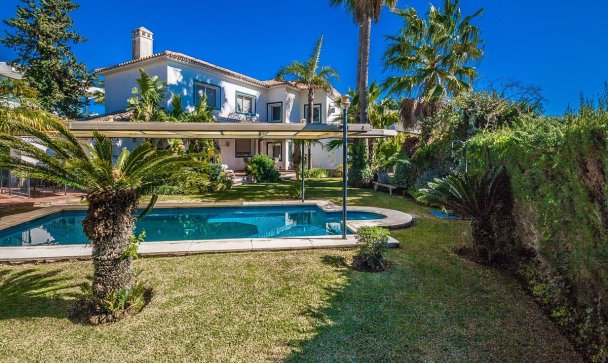 Villa - Wiederverkauf - Marbella - Marbesa