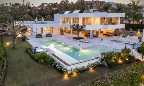Villa - Wiederverkauf - Marbella - Nueva Andalucía