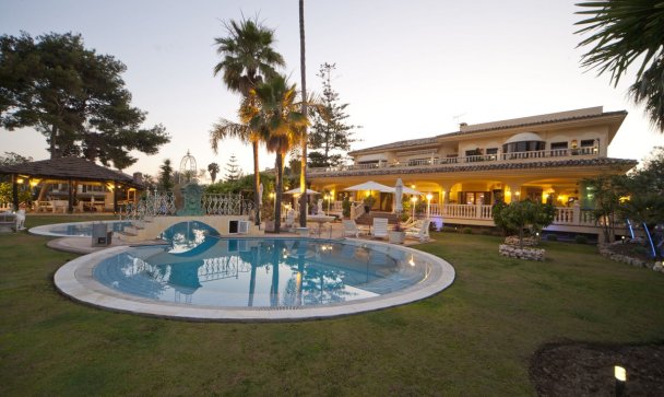 Villa - Wiederverkauf - Marbella - Nueva Andalucía