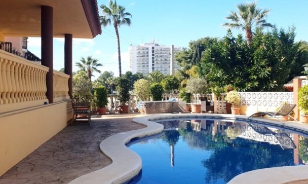 Villa - Wiederverkauf - Marbella - Nueva Andalucía