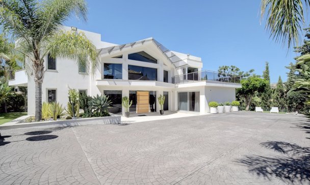 Villa - Wiederverkauf - Marbella - Nueva Andalucía
