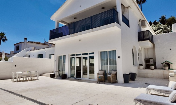 Villa - Wiederverkauf - Marbella - Nueva Andalucía
