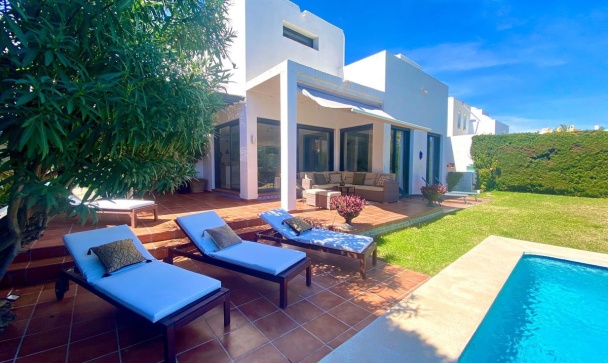 Villa - Wiederverkauf - Marbella - Nueva Andalucía