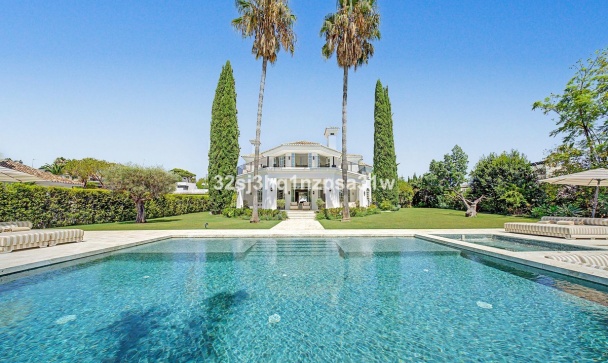 Villa - Wiederverkauf - Marbella - Nueva Andalucía