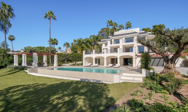 Villa - Wiederverkauf - Marbella - Nueva Andalucía