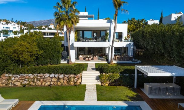 Villa - Wiederverkauf - Marbella - Nueva Andalucía