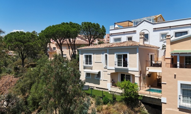 Villa - Wiederverkauf - Marbella - Nueva Andalucía