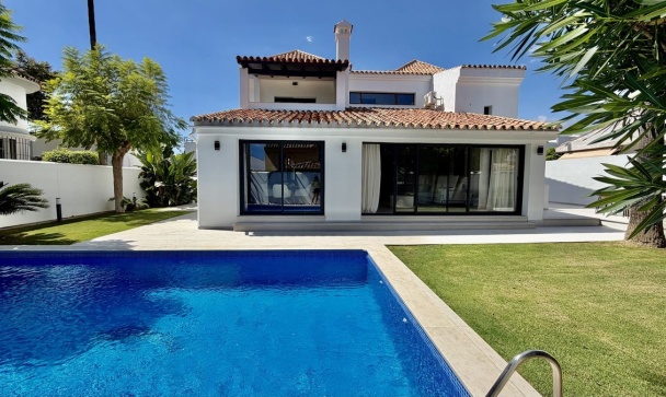Villa - Wiederverkauf - Marbella - Nueva Andalucía
