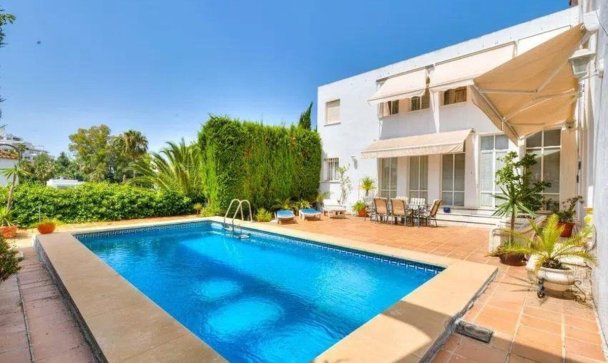 Villa - Wiederverkauf - Marbella - Nueva Andalucía