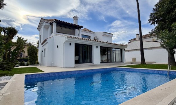 Villa - Wiederverkauf - Marbella - Puerto Banús