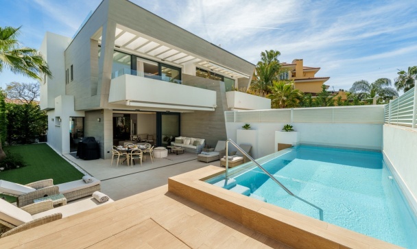 Villa - Wiederverkauf - Marbella - Puerto Banús