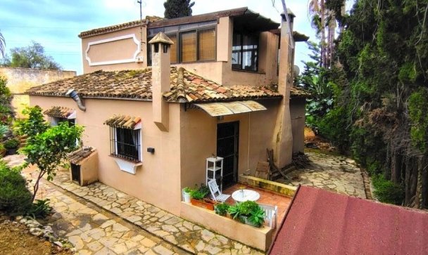 Villa - Wiederverkauf - Marbella - Río Real