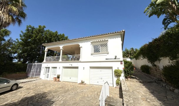 Villa - Wiederverkauf - Marbella - San Pedro de Alcántara