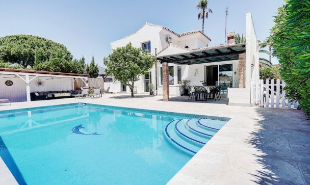 Villa - Wiederverkauf - Mijas - Calahonda