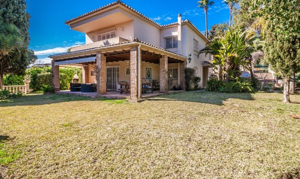 Villa - Wiederverkauf - Mijas - Calahonda