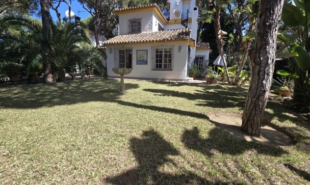 Villa - Wiederverkauf - Mijas - Calahonda