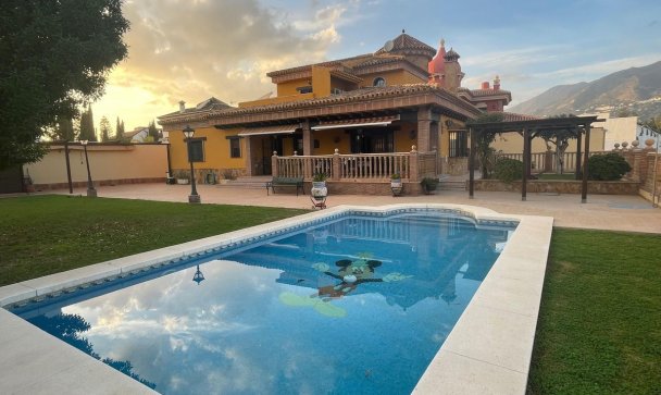 Villa - Wiederverkauf - Mijas - Mijas Costa