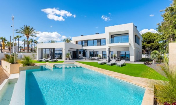 Villa - Wiederverkauf - Orihuela - Cabo Roig