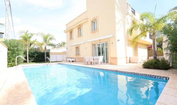 Villa - Wiederverkauf - Orihuela - Cabo Roig