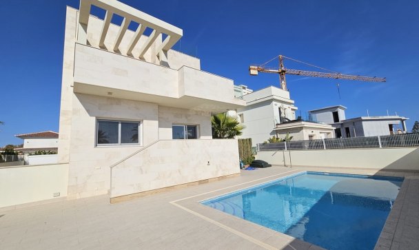 Villa - Wiederverkauf - Orihuela - La Zenia