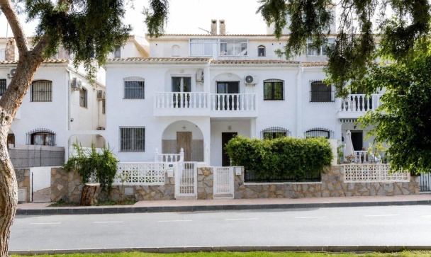 Villa - Wiederverkauf - Orihuela - La Zenia