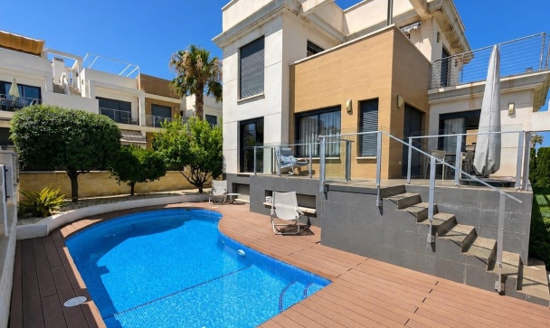 Villa - Wiederverkauf - Orihuela - La Zenia