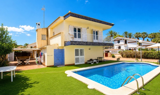 Villa - Wiederverkauf - Orihuela - La Zenia