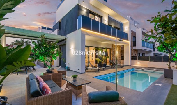 Villa - Wiederverkauf - Orihuela - Lomas De Campoamor